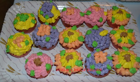 Cupcake con frosting colorato